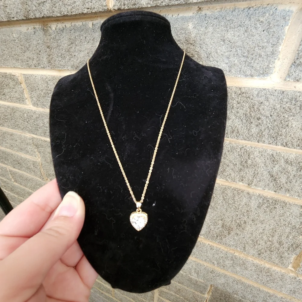 Swarovski Elements Necklace Crystals Heart Pendant Gold Tone NWOT